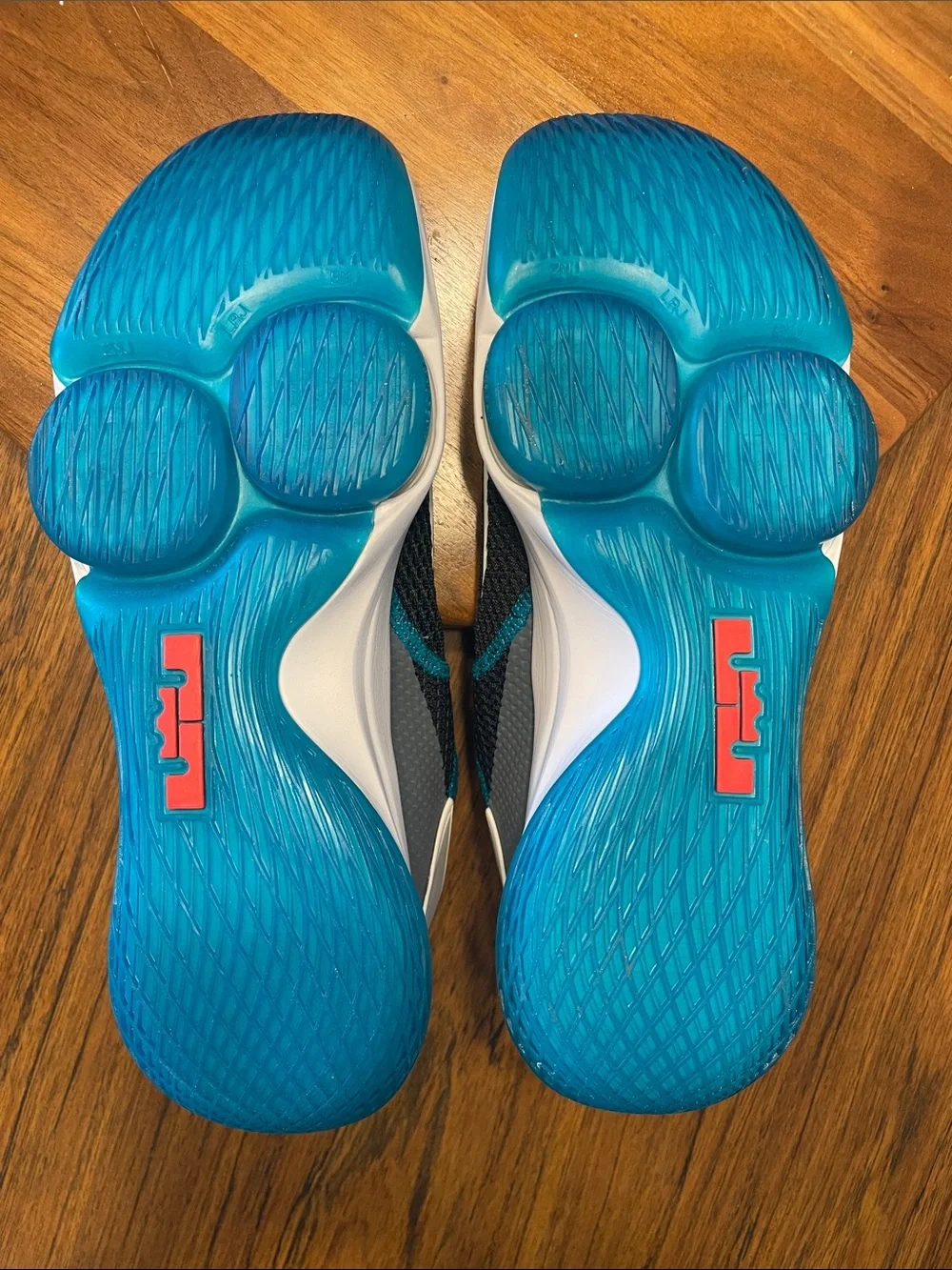 NEW Nike Men’s Black Sneakers with Red Laces and Teal Accents